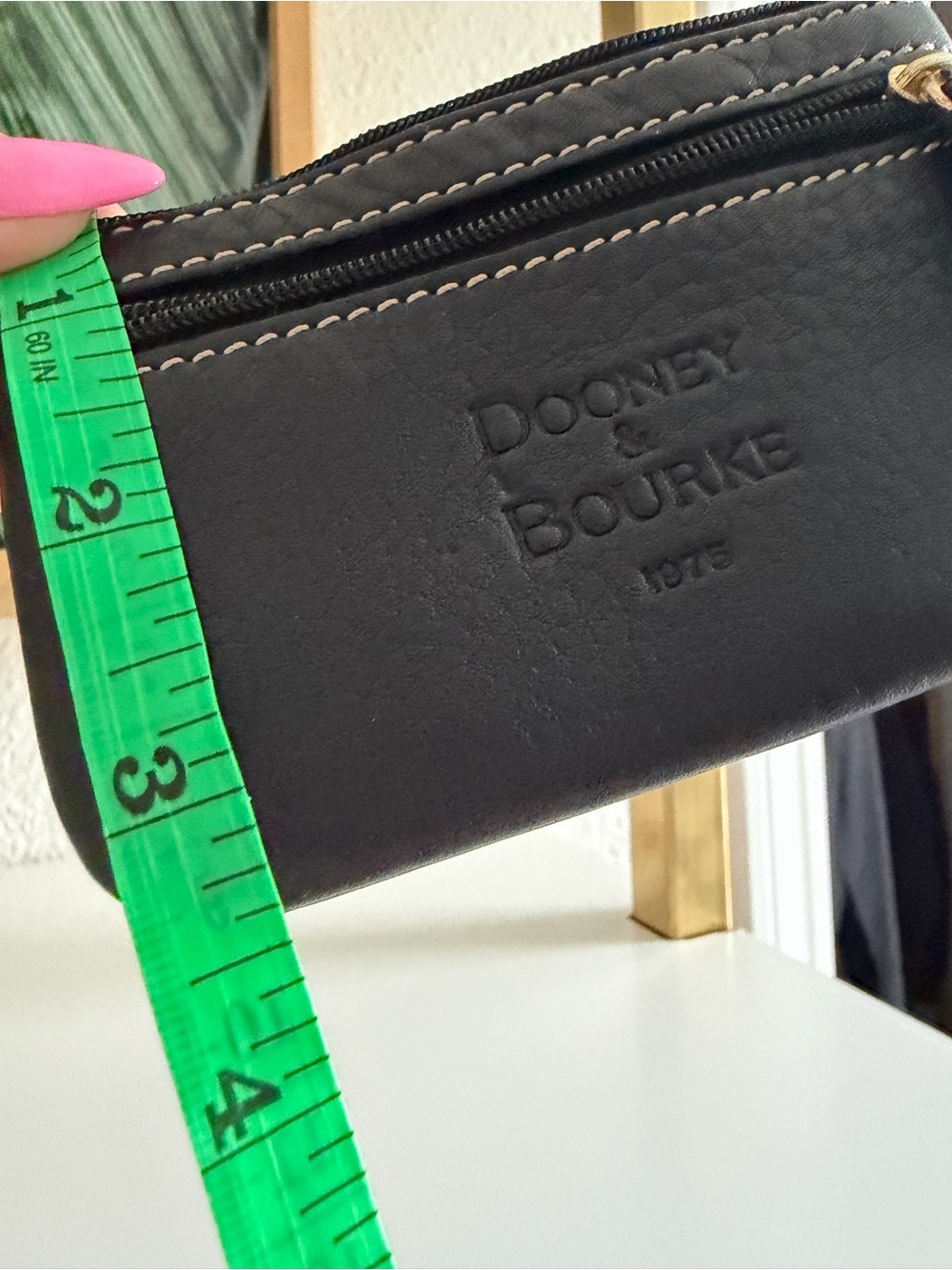 đ¤ Dooney & Bourke Black Leather Coin Purse Key Pouch Red Lining vintage piece - Picture 3 of 10